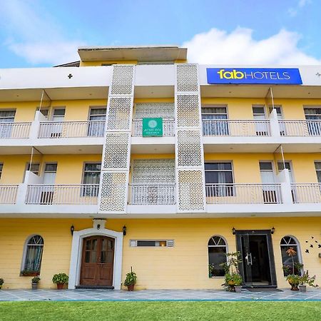 Fabhotel Aravali Suites Gurgaon Exterior photo