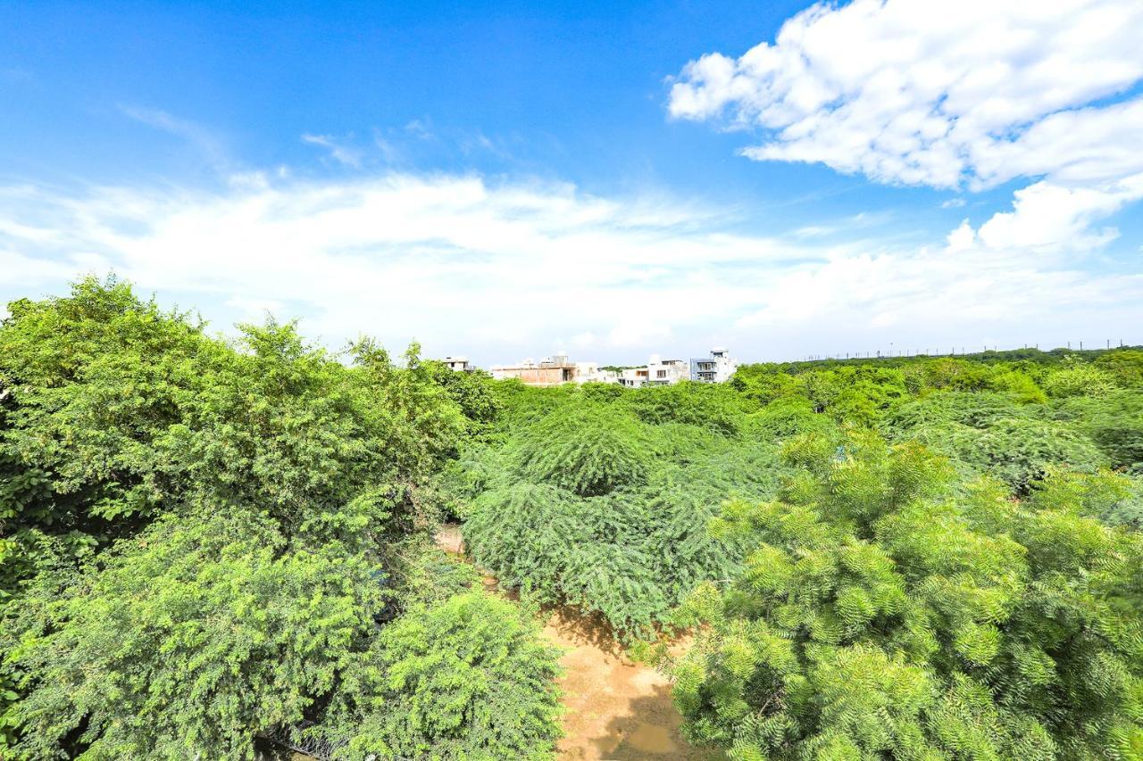 Fabhotel Aravali Suites Gurgaon Exterior photo
