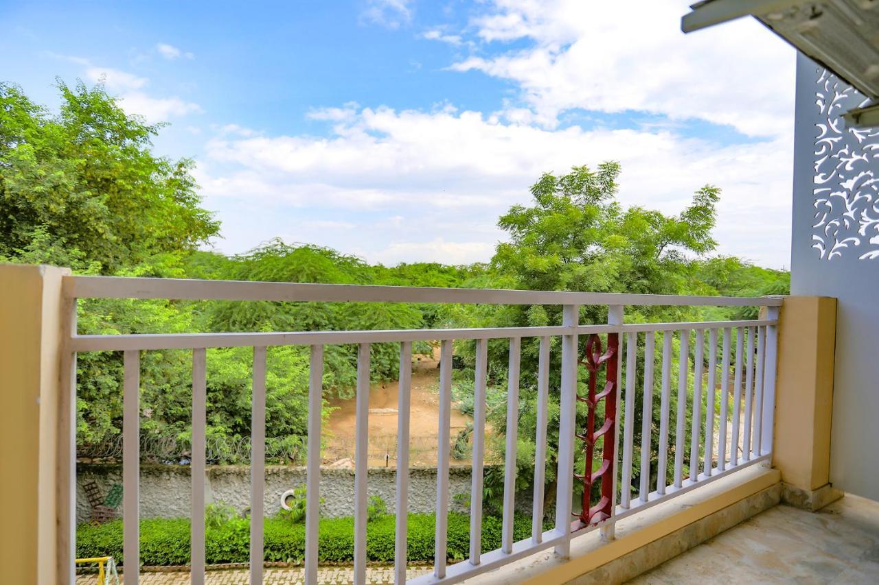 Fabhotel Aravali Suites Gurgaon Exterior photo