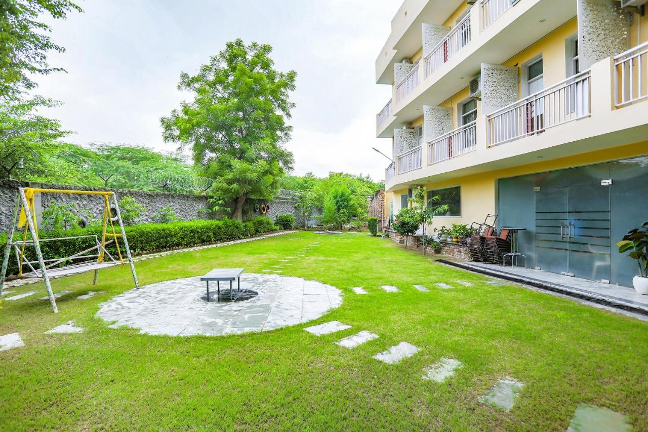 Fabhotel Aravali Suites Gurgaon Exterior photo